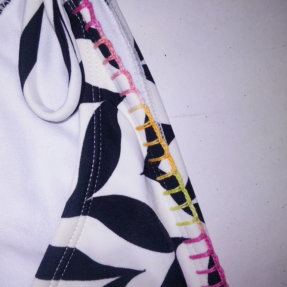 Xhilaration Swim Bikini Bottom - Picture 3 of 5